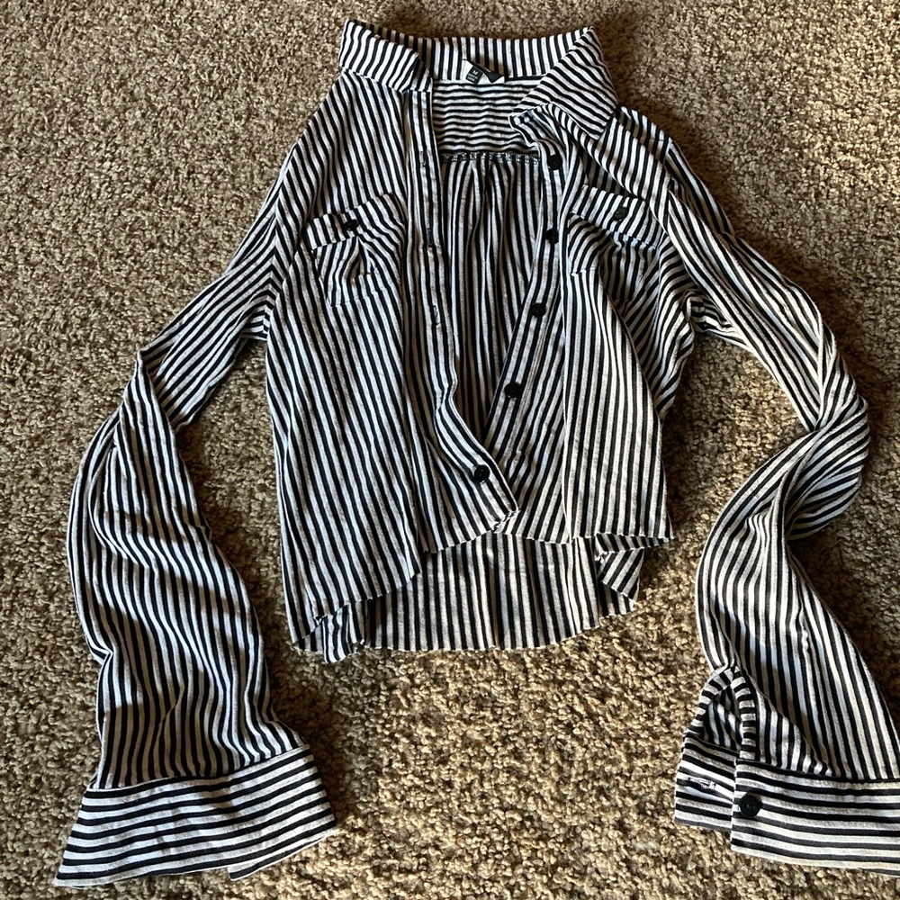 Crop top - Picture 2 of 4